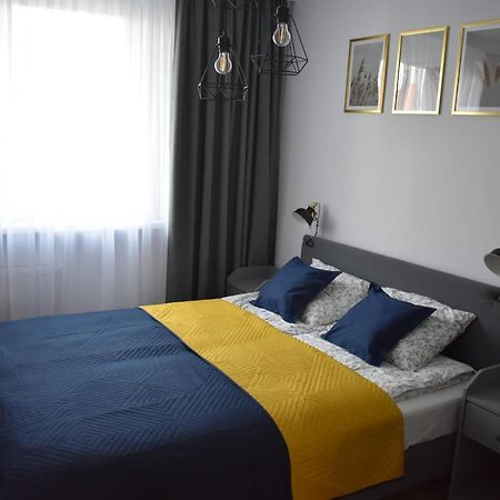 Apartament W Centrum Przy Parku Na Wyspie Piła Εξωτερικό φωτογραφία