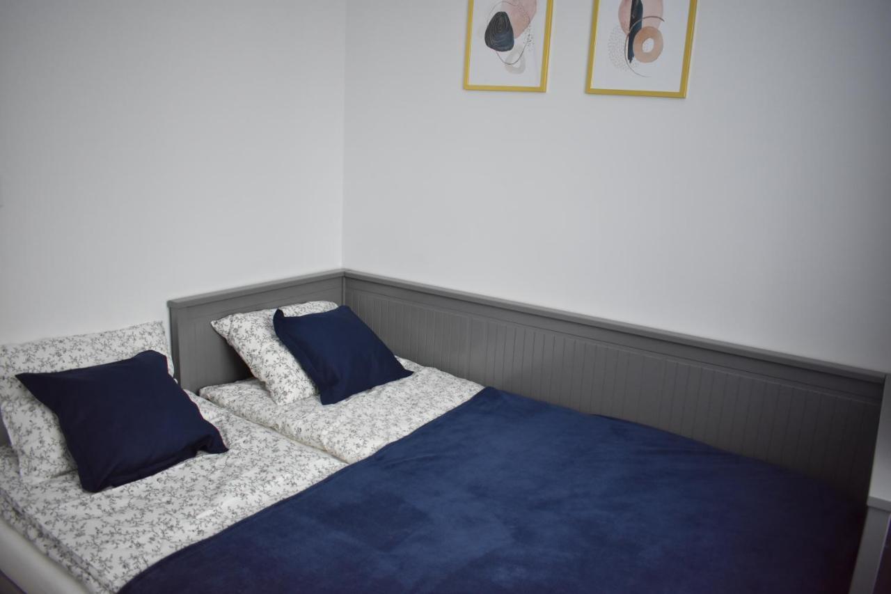 Apartament W Centrum Przy Parku Na Wyspie Piła Εξωτερικό φωτογραφία